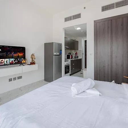 Elegant Studio Escape In The Heart Of Dubailand Extérieur photo